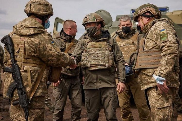 Ukraina vs Rusia Meruncing, Volodymyr Zelenskiy Minta Bantuan Joe Biden