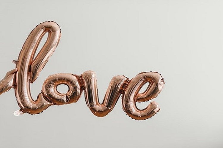 10 Kalimat Romantis Khas Valentine Berbahasa Inggris dan Terjemahnya  yang  Bikin Pasanganmu Klepek-Klepek