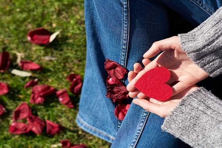 Ide Merayakan Valentine di Rumah, Jomblo Juga Bisa Merayakan Kok