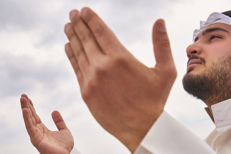 Dzikir Hasbunallah Wanikmal Wakil Lengkap dengan Teks Arab, Latin dan Arti, Simak Manfaat serta Keutamaanya