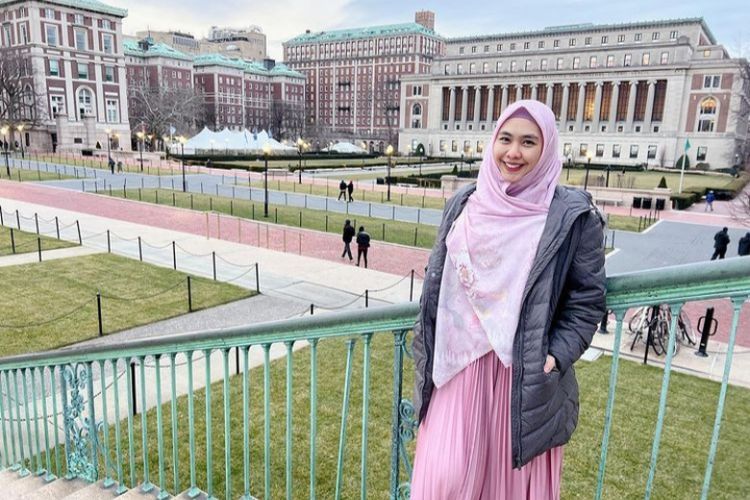 Oki Setiana Dewi Ramai Dikritik Netizen Usai Menormalisasi KDRT, Berikut Profil Lengkapnya