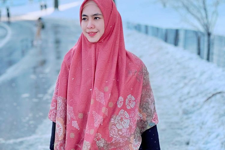 Diprotes Netizen, Oki Setiana Dewi Memberi Klarifikasi Terkait KDRT dalam Ceramahnya