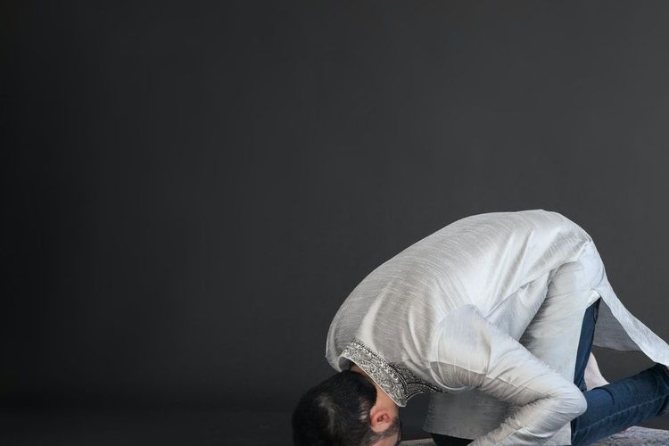 Al Quran Surah At Takatsur Lengkap dengan Terjemahan Bahasa Indonesia, Bermegah-megahan Membuat Lalai