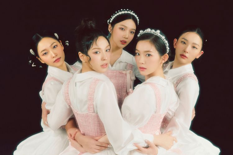 Red Velvet Raih Gelar Half Million Seller untuk Album Feel My Rhythm 