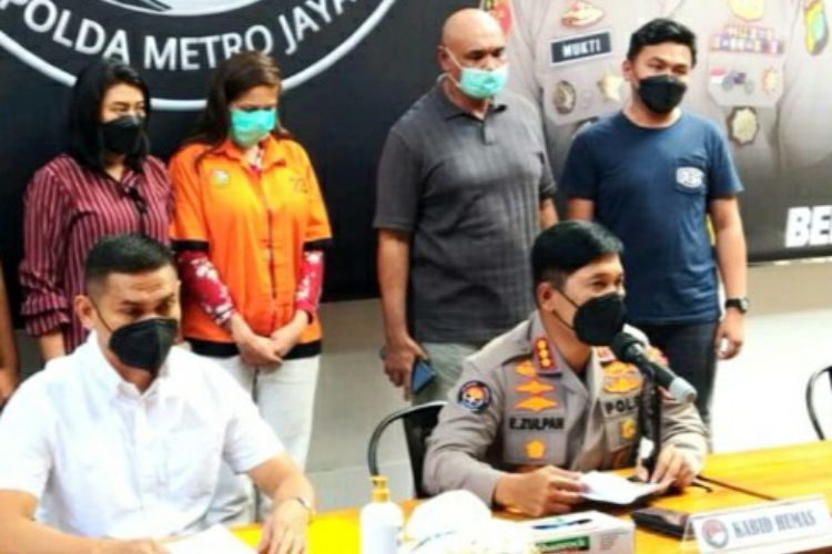 Tak Tanggung-Tanggung, Polisi Tangkap DJ Chantal Dewi Beserta 3 Orang Lainnya Akibat Kasus Sabu
