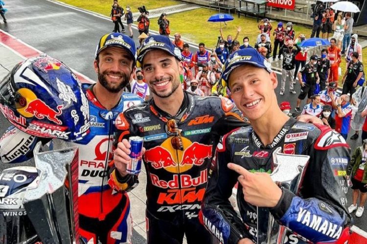 Kuasai Lintasan Basah, Miguel Oliveira Jadi Pemenang Pertama MotoGP Indonesia 2022