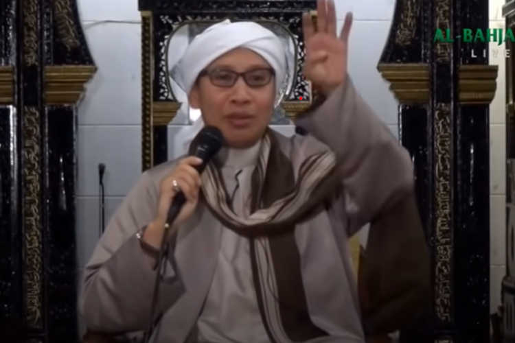 Bagaimana Hukum Seseorang Belajar Agama Lewat Media Sosial? Buya Yahya: Harus Penuhi Tiga Syarat Ini