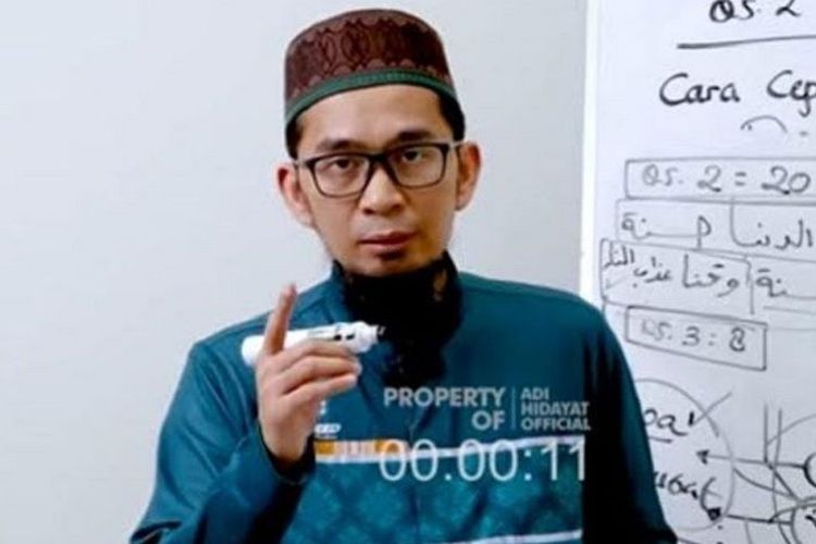 UAH Berkata, Terdapat Waktu Singkat di Hari Jum’at yang Sangat Mustajab untuk Digunakan Berdoa