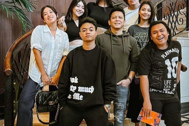 Menolak Tua, Potret Ariel Noah Berfoto Bareng Anya Geraldine Sukses Mencuri Perhatian Netizen