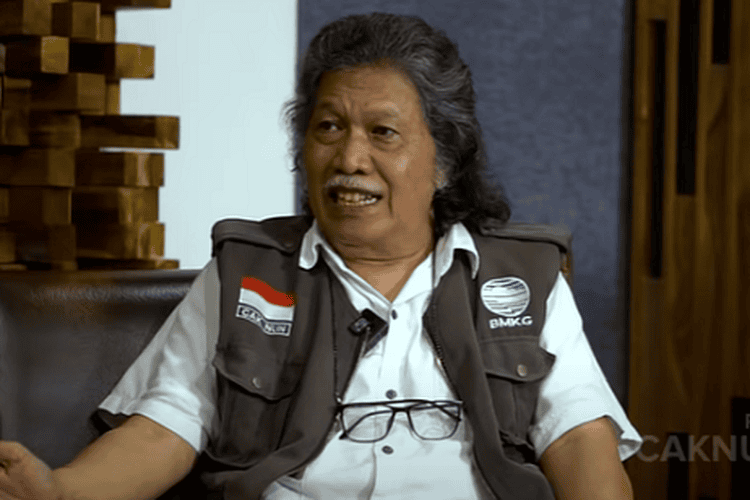 Fakta Mengejutkan, Ritual Mbak Rara Pawang Hujan MotoGP Mandalika 2022 Dibongkar Semuanya oleh Cak Nun