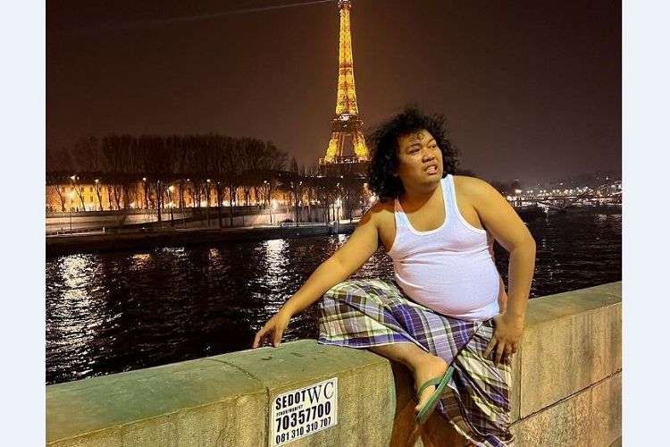 Marshel Widianto Foto Background Menara Eiffel pada Malam Hari Ternyata Berpotensi Kena Sanksi Hukum