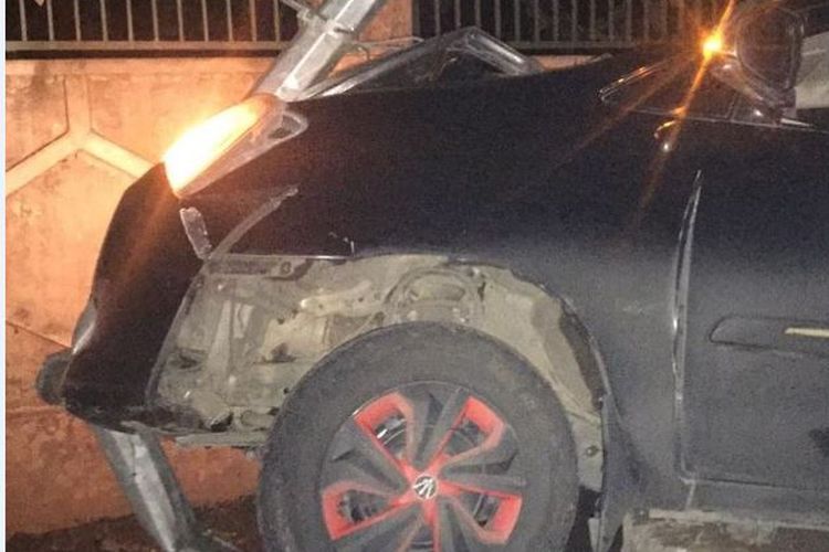 Rian D’MASIV Kecelakaan, Mobil Ringsek Parah Usai Menabrak Tiang, sang Istri Beberkan Kondisinya Terkini