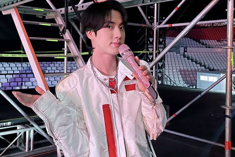 Jin BTS Harus Melakukan Operasi Akibat Cedera Jari yang Dialaminya