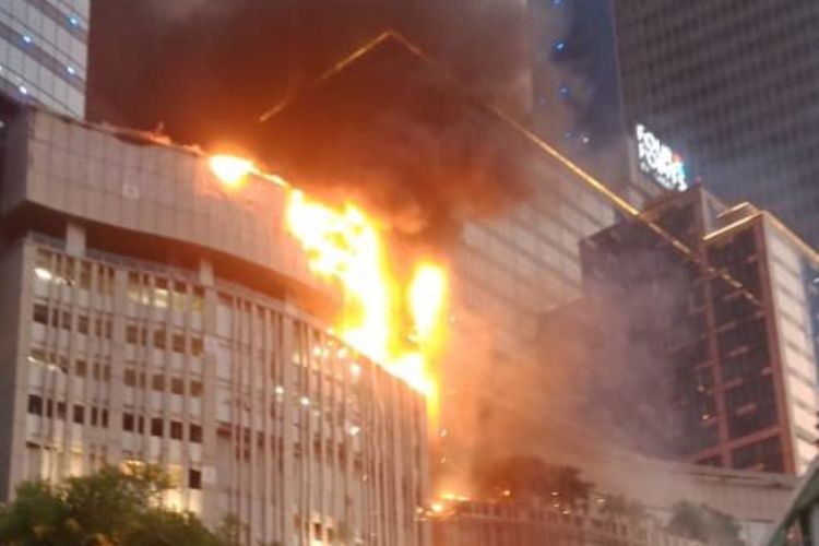 Tunjungan Plaza Kebakaran, Si Jago Merah Melalap TP 5, Penyebab Belum Diketahui