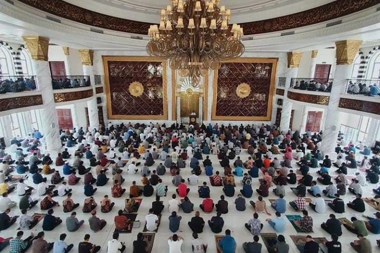 6 Amalan Sunnah Sebelum Sholat Idul Fitri 1 Syawal 1443 H, Salah Satunya Saling Mengucapkan Salam