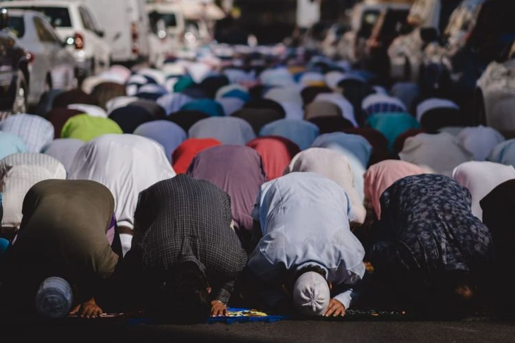 8 Tips Atasi Ngantuk dan Malas saat Sholat Tarawih Ramadhan 2022