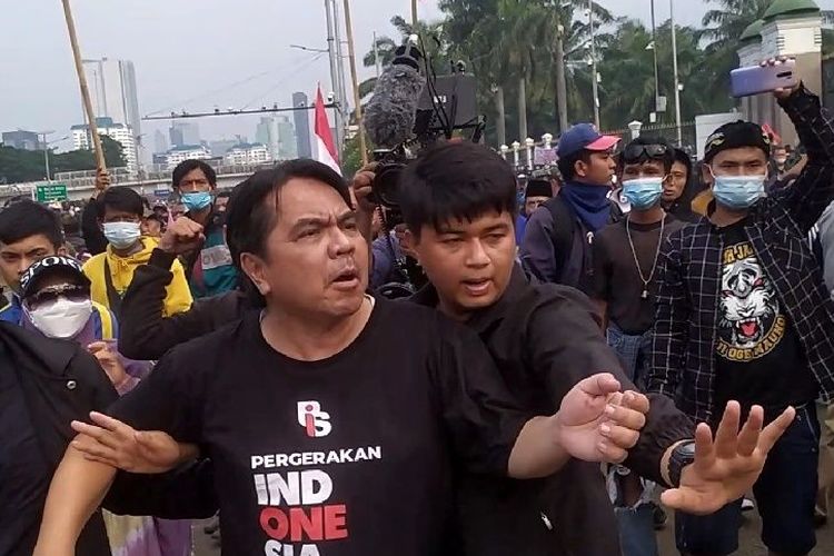 Ade Armando Babak Belur Dipukuli Orang saat Pantau Aksi Demo 11 April 2022 hingga Hampir Ditelanjangi