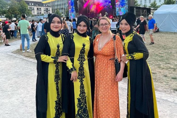 Nasida Ria Manggung di Documenta Fifteen dan Lagu Qasidahnya Sukses Bikin Warga Jerman Berjoget Ria