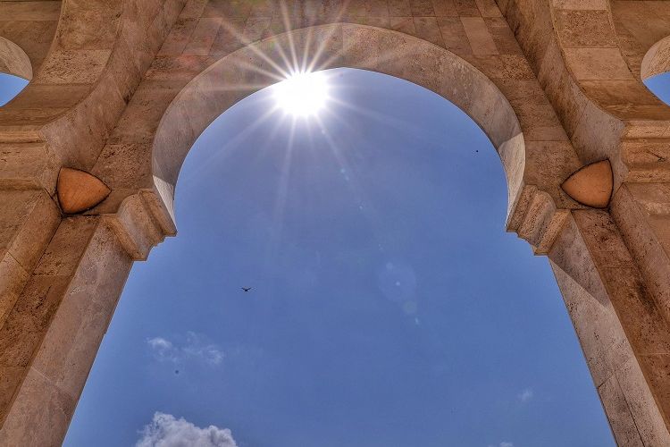 Contoh Khutbah Jumat Singkat 2022 dengan Tema: Keutamaan Shalat yang Sering Diabaikan, Bikin Tobat Kaum Pemuda