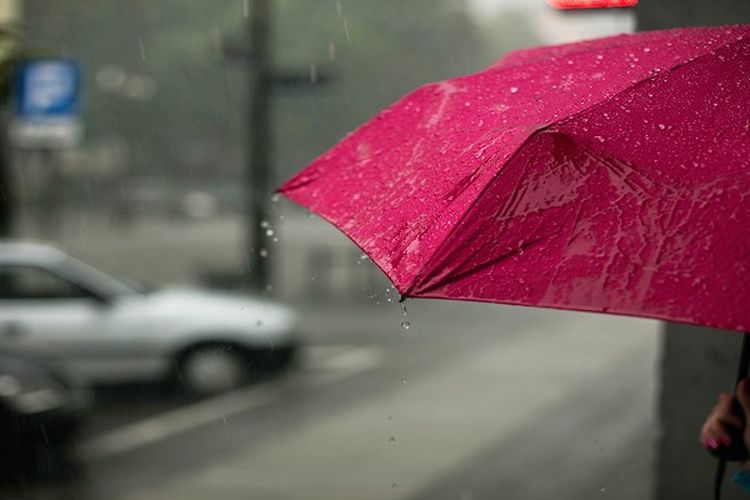 Prakiraan Cuaca di Bandar Lampung Hari Ini versi BMKG, Jumat 24 Juni 2022: Hujan Ringan Siang dan Malam Hari