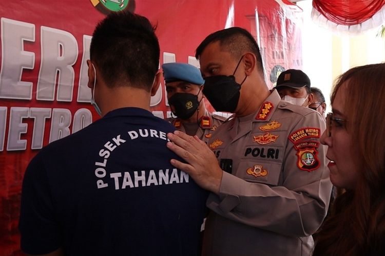 Seorang Pria Cekik Pacarnya yang Masih 19 Tahun Hingga Tewas di Kamar Kost Jakarta Timur, Hanya Gegara Cemburu