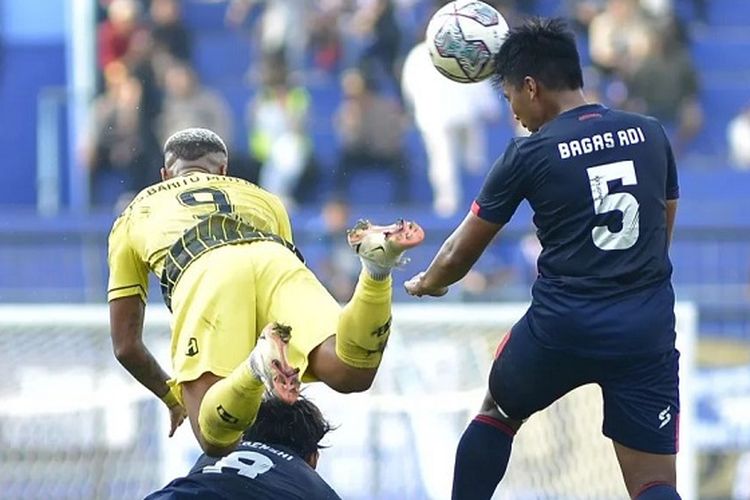 Arema FC Amankan Tiket Semifinal Usai Taklukkan Perlawanan Barito Putera di Piala Presiden 2022