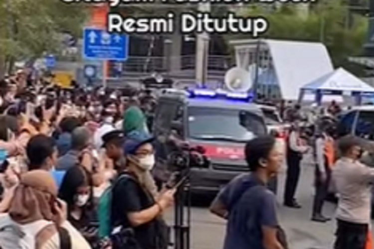 Euforia Citayam Fashion Week di Ruang Publik Berakhir, Kerumunan Dibubarkan