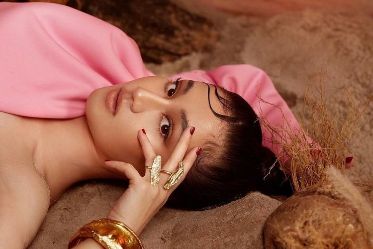 Banjir Hujatan, Ivan Gunawan Klarifikasi Hingga Minta Maaf ke Keisya Levronka