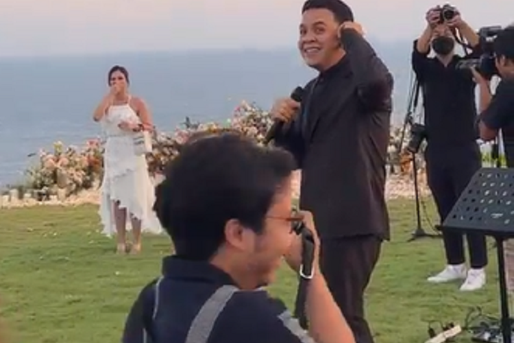 Jessica Mila Dilamar Yakup Hasibuan, Tulus Nyanyikan Teman Hidup dan Dapat Kejutan Ulang Tahun