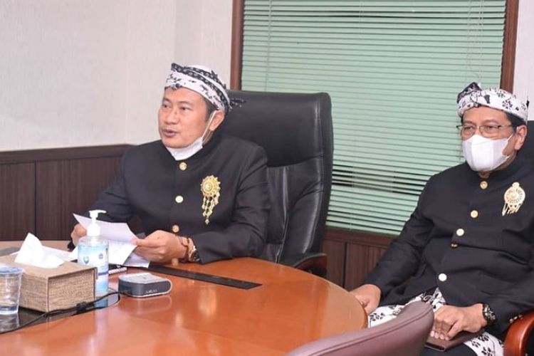 Fantastis! Anggaran Rp 252 Juta Hanya untuk Baju Dinas Bupati dan Wakil Bupati Lamongan