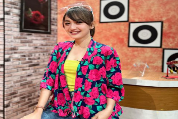 Riesca Rose Dihujat Karena Isu Pernikahannya Dengan Sule, Ajak Ngobrol Nathalie Holscher Bertiga