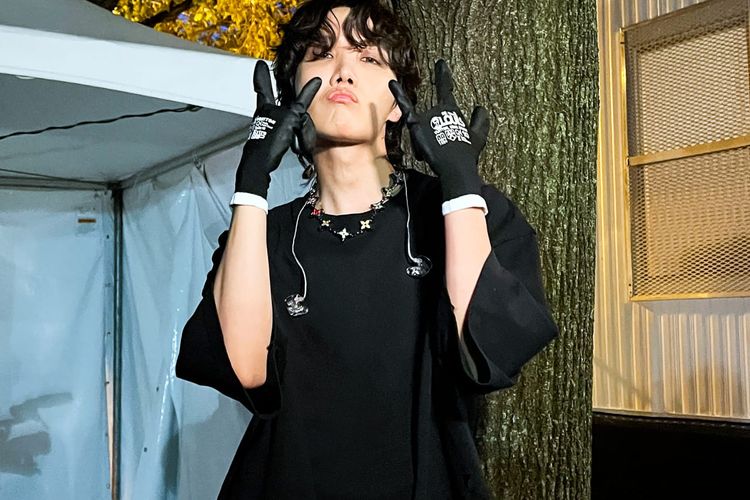 J-Hope BTS Berhasil Tampil Pecah di Panggung Festival Lollapalooza 2022