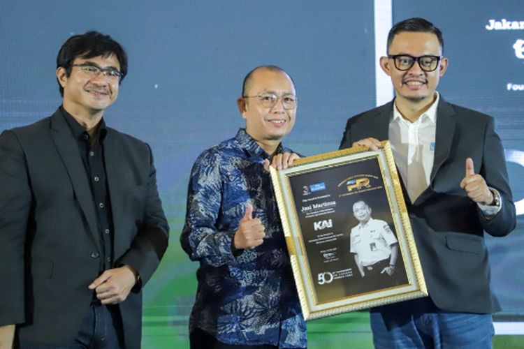 PT KAI Sabet 2 Penghargaan Bergengsi di Indonesian Public Relations Summit 2022