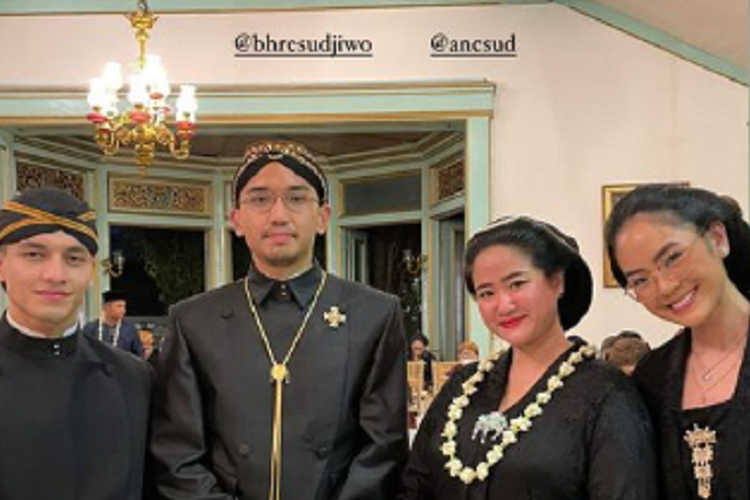 Potret Kedekatan Jefri Nichol dan Rania Yamin, Curi Perhatian Saat Kepergok Gandengan di Kirab Malam 1 Suro