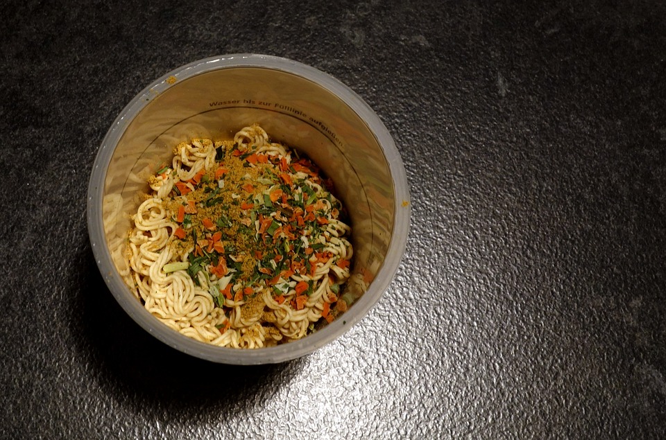 Isu Mie Instan Naik Harga 3 Kali Lipat Membuat Rakyat Gelisah, Anak Kost Menangis Melihat Daftar Harga