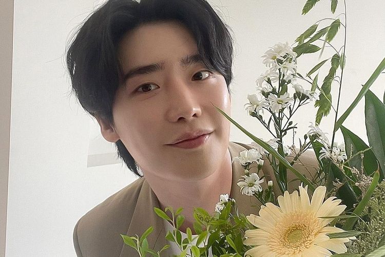 Lee Jong Suk Ulang Tahun Hari Ini, Intip Profil Lee Jong Suk Aktor Drama Big Mouth: Umur, IG dan Tinggi Badan