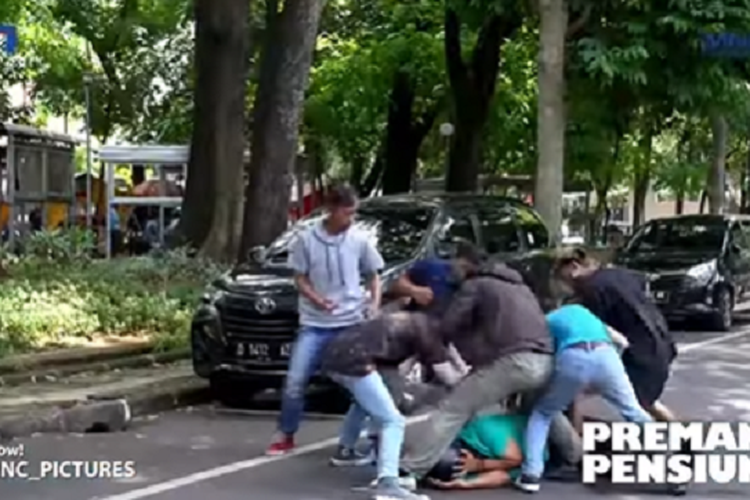 Sinopsis Terbaru Preman Pensiun 6 Episode 23 Malam Ini, Senin 19 September 2022: Agus dan Yayat Dikepung Warga