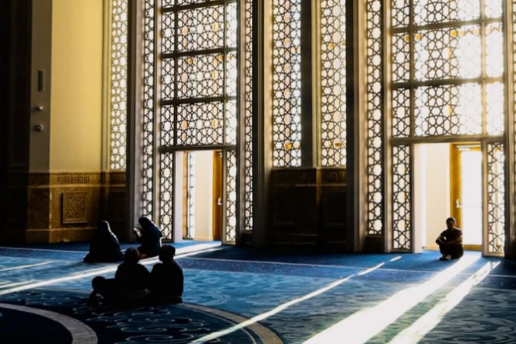 Bacaan Shalawat Tarhim Subuh, Lengkap Arab, Latin, dan Artinya