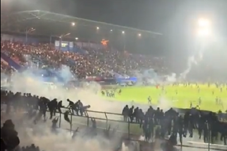 Kabar Terbaru: 110 Orang Meninggal Dunia Usai Laga Arema vs Persebaya, Kemungkinan Masih Terus Bertambah