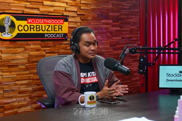 Syok Saat Mengetahui Tragedi Sepakbola di Kanjuruhan, Valentino Jebret Akan Mundur Dari Dunia Bola?