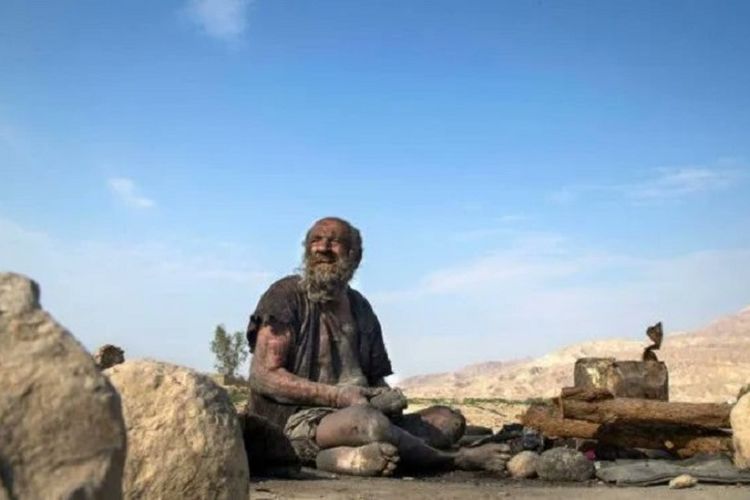 Pria Terkotor di Dunia Amou Haji Meninggal di Usia 94 Tahun, Ternyata Ini Penyebab Kematiannya: Akibat Mandi?