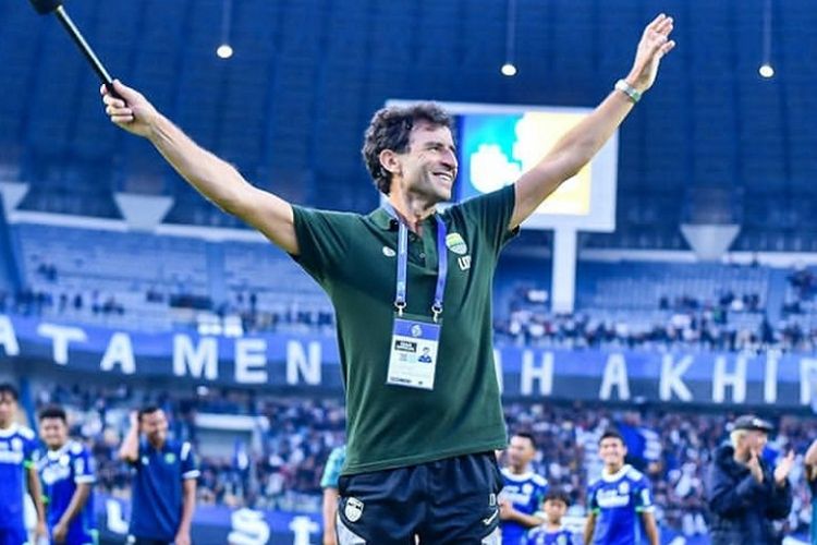 Sadar Persib vs Persija Bakal Panas, Luis Milla Langsung Beri Himbauan Penting Untuk Bobotoh
