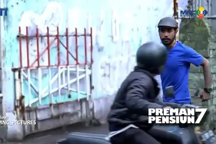 Link Live Streaming Preman Pensiun 7 Episode 10 : Aos Akan Ditabrak Sukanta Saat Tunggu Jemputan