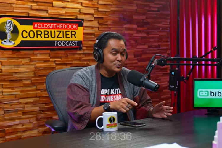 Mundur dari Komentator Liga 1 Indonesia, Valentino Jebret Syok Saat Mengetahui Tragedi di Stadion Kanjuruhan