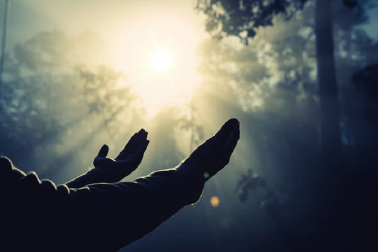 Naskah Khutbah Jumat Bulan Rabiul Akhir, Tema: 3 Cara Bersyukur atas Segala Nikmat yang Allah Berikan