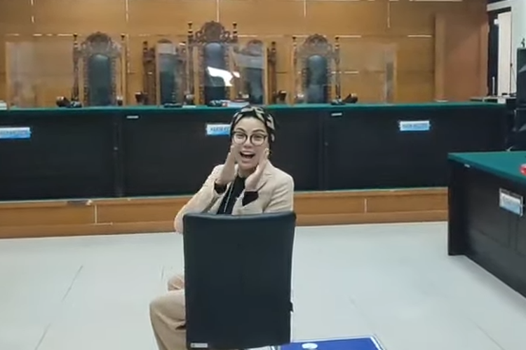 Nikita Mirzani Santai Hadapi Sidang Lanjutan, tapi Nangis karena Hal Ini