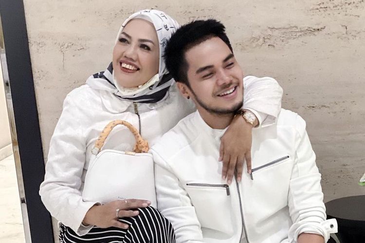 Diiringi Isak Tangis, Elly Sugigi Beberkan Kronologi Suaminya, Irwan Aher Direbut Pria Lain