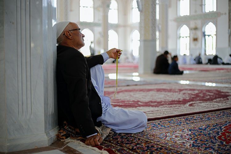 Teks Khutbah Jumat Terbaru Bulan Rabiul Akhir, Tetap Harus Optimis saat Menghadapi Beragam Musibah yang Datang