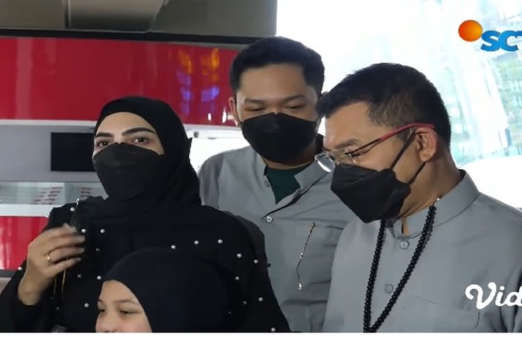 Pulang Dari Umroh, Keluarga The Hermansyah Sedih Tak Bisa Bertemu Si Cantik Ameena