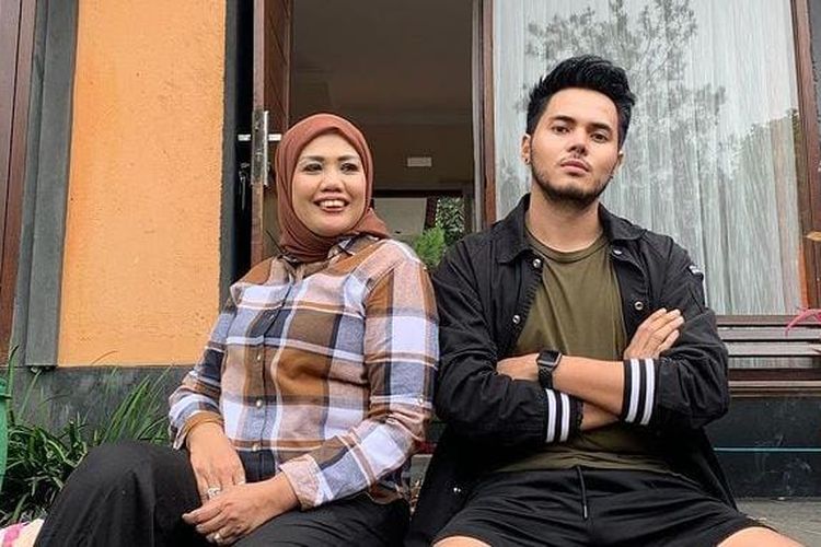 Elly Sugigi Buka Suara soal Irwan Aher yang Diduga Penyuka Sesama Jenis: Bukan Perempuan Pokoknya